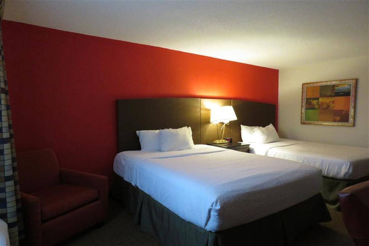 Hotel Baymont By Wyndham Ferndale/Royal Oak Exterior foto